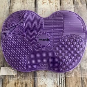 NEW✨ Vive Bold Express Makeup Brush Cleaning Silicone Suction Mat for sink